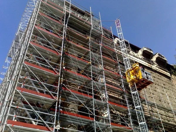 Fotografia originale: montacarichi nel cantiere del Foro Romano